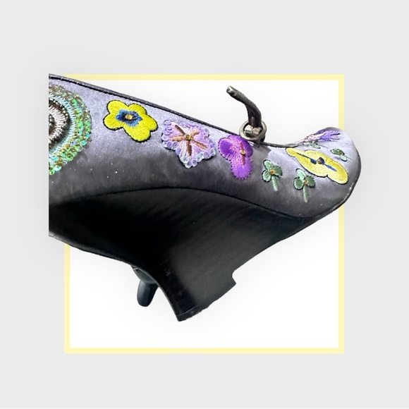 Funky Embellished Gray Satin Boho Charm  Wedges 8.5 - Picture 7 of 15